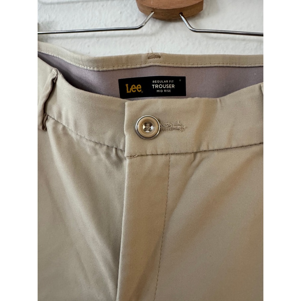 Lee Trouser Flex Motion Regular Fit Mid Rise Pants 10 Short Khaki Tan Excellent - Picture 2 of 8